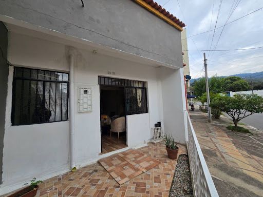 Casa en venta Santander Bucaramanga Alvarez Las Americas 300 m2 Habitaciones 5 Baños 2 Garajes 1 Precio $830000000