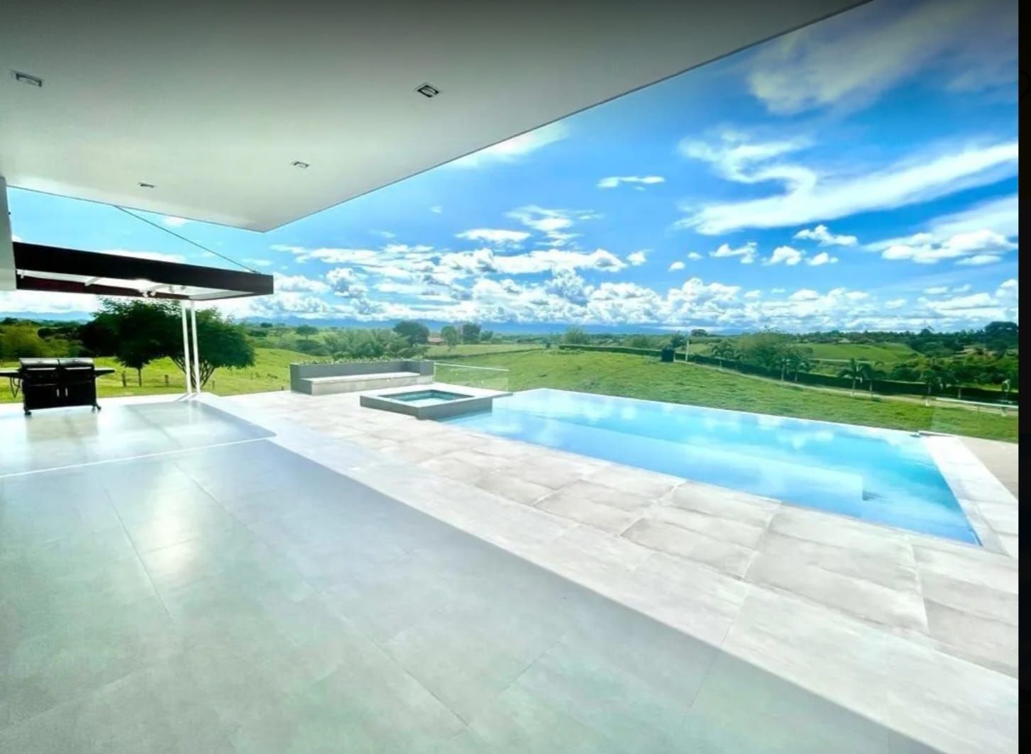 Finca en venta Risaralda Pereira Jardin De Velez Y Velez 520 m2 Habitaciones 5 Baños 6 Garajes 6 Precio $2500000000