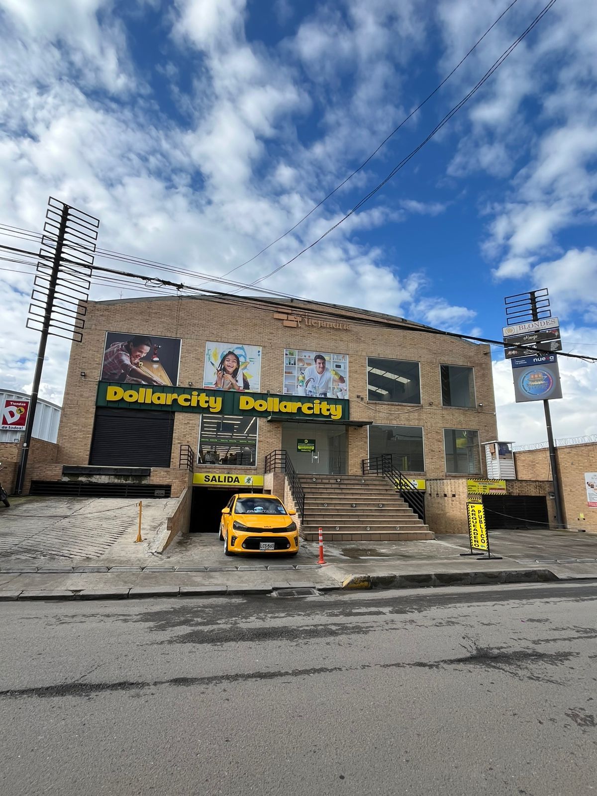 Local en arriendo Cundinamarca Cajicá Centro 500 m2 Habitaciones 0 Baños 2 Garajes 0 Precio $16200000