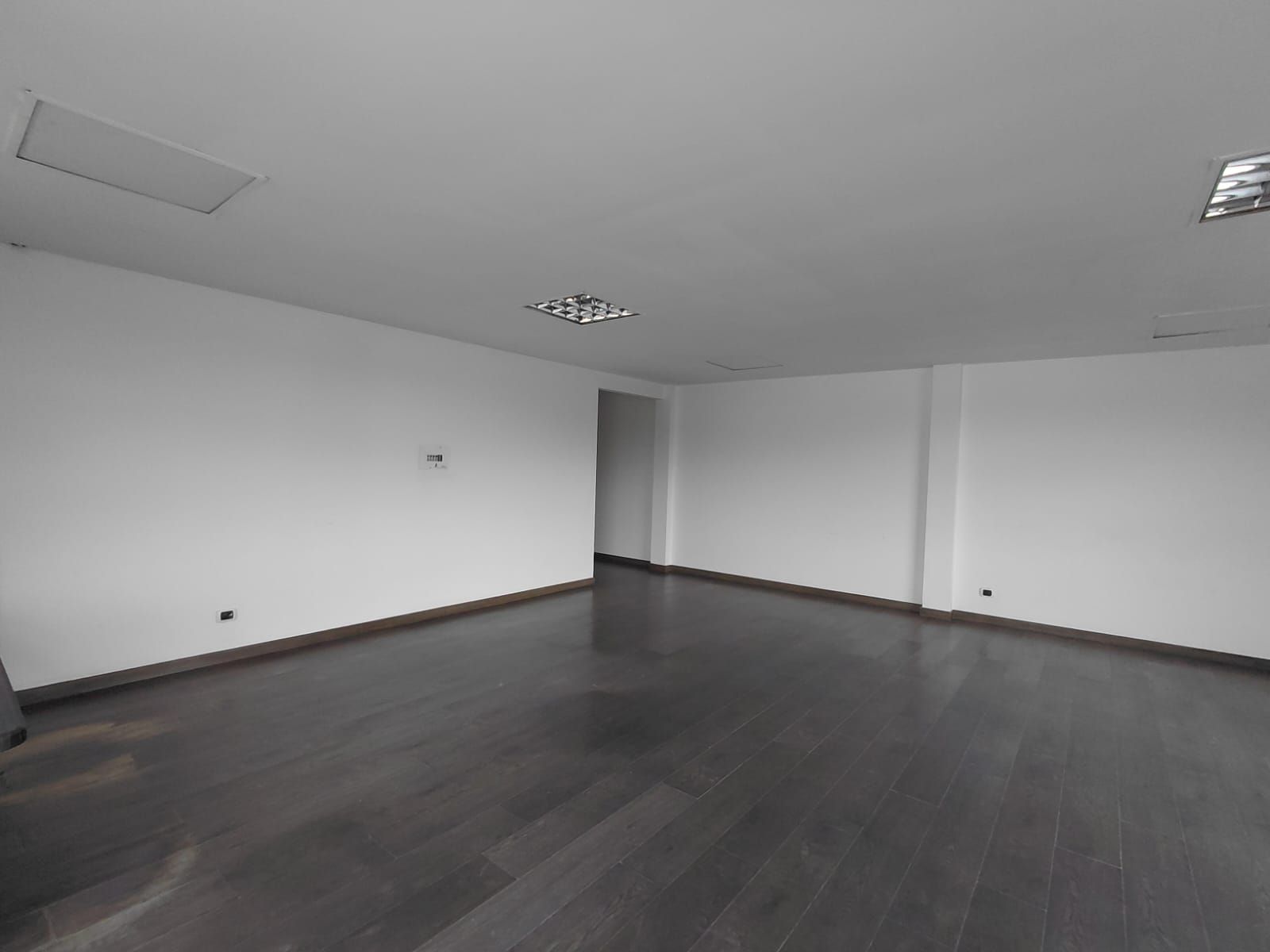 Oficina en arriendo Cundinamarca Bogotá San Jose Fontibon 39 m2 Habitaciones 0 Baños 2 Garajes 0 Precio $2750000