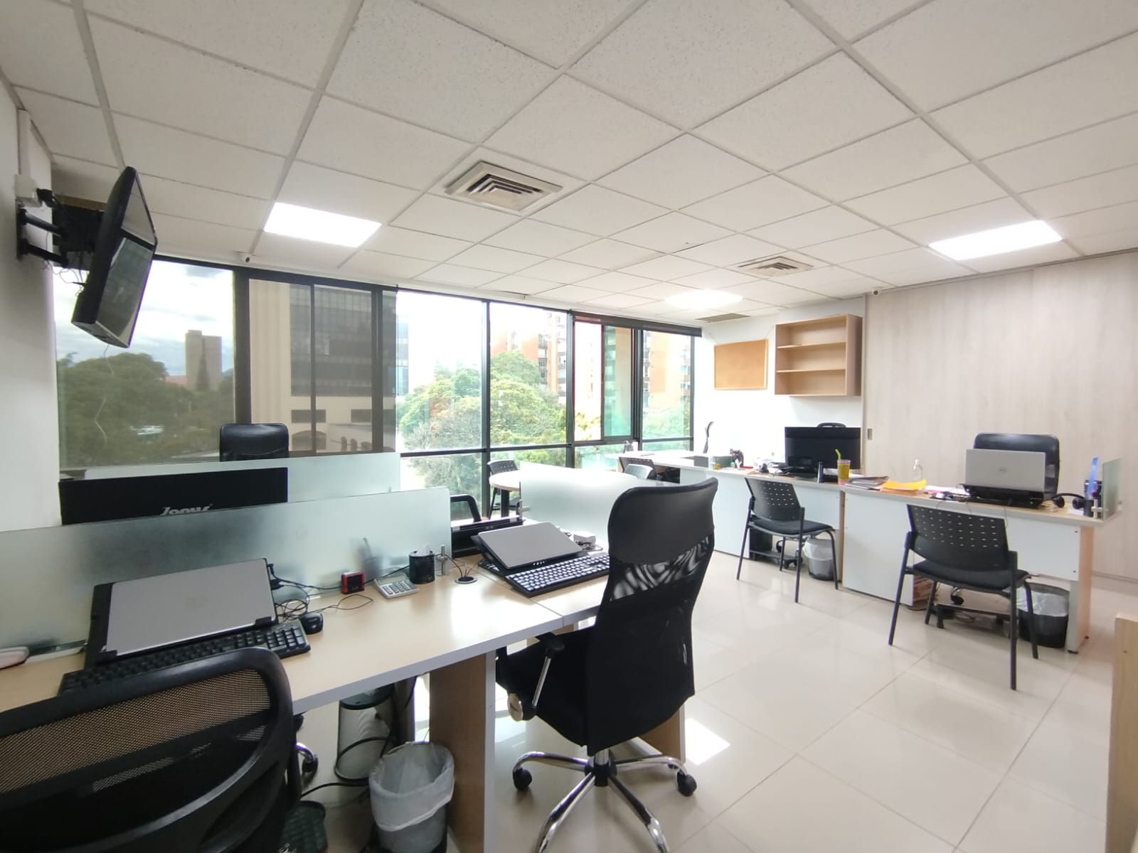 Oficina en arriendo Antioquia Medellín Urbanizacion Bosques De La Aguacata 40 m2 Habitaciones 0 Baños 1 Garajes 1 Precio $3500000