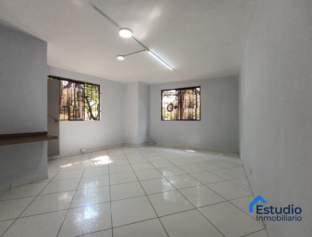 Oficina en arriendo Antioquia Medellín Suramericana 28 m2 Habitaciones 0 Baños 1 Garajes 0 Precio $1600000