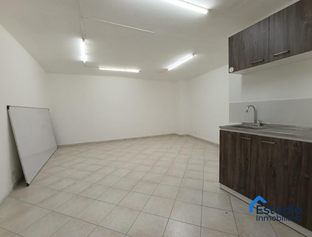 Oficina en arriendo Antioquia Medellín Suramericana 28 m2 Habitaciones 0 Baños 1 Garajes 0 Precio $1600000