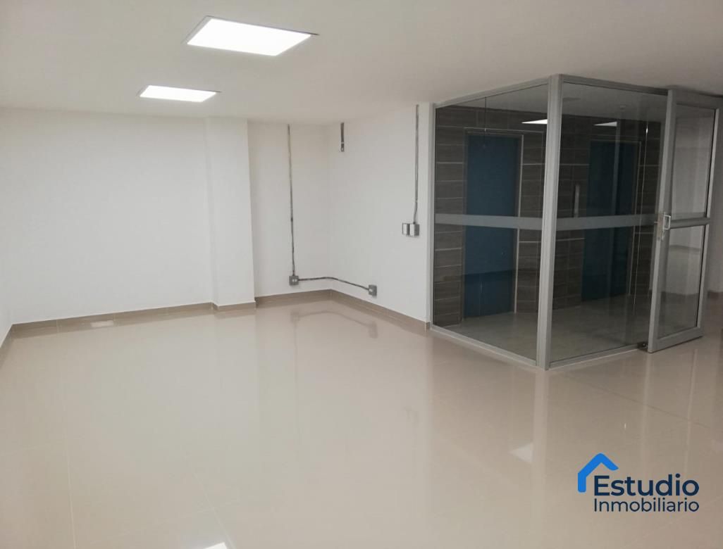 Oficina en arriendo Antioquia Medellín Suramericana 35 m2 Habitaciones 0 Baños 3 Garajes 0 Precio $4000000
