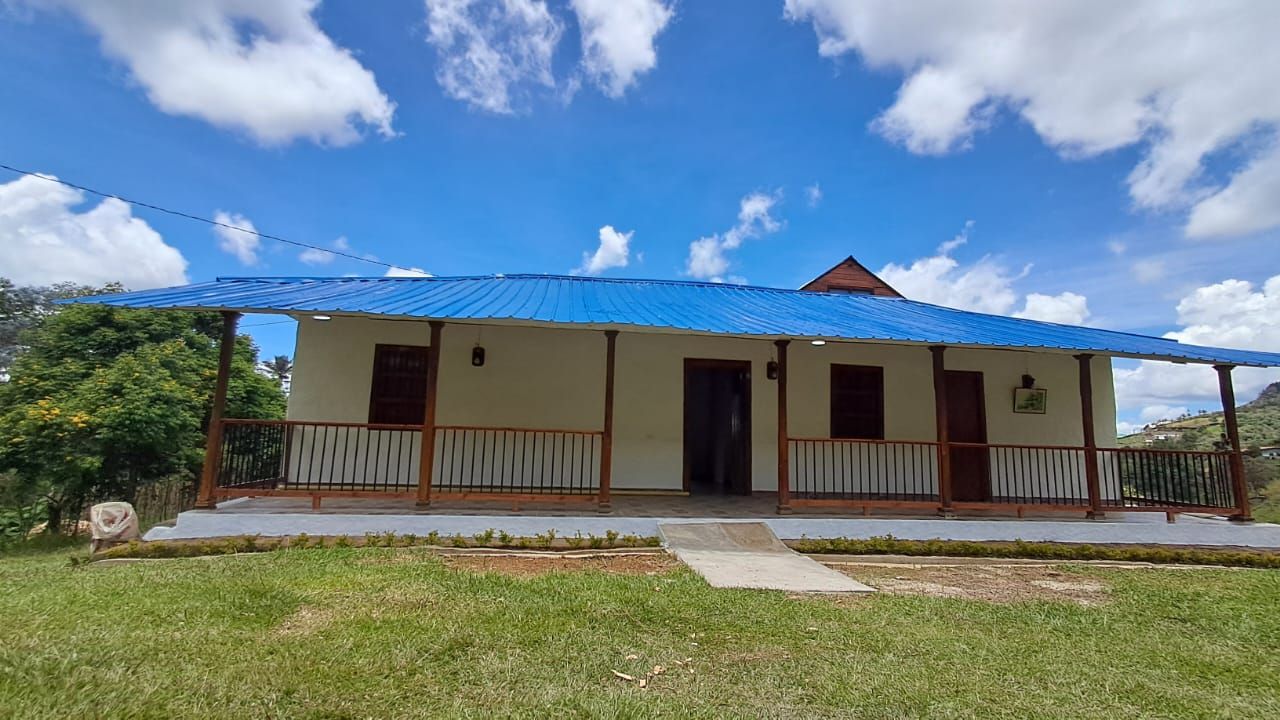 Finca en arriendo Antioquia Guarne Guarne 160 m2 Habitaciones 3 Baños 2 Garajes 2 Precio $4000000