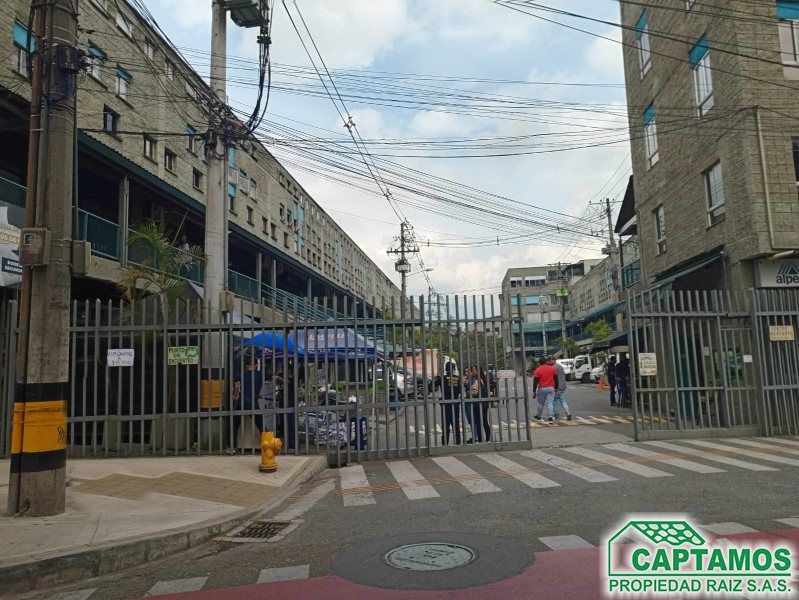 Bodega en arriendo Antioquia Medellín Santa Cruz 270 m2 Habitaciones 0 Baños 2 Garajes 0 Precio $6700000