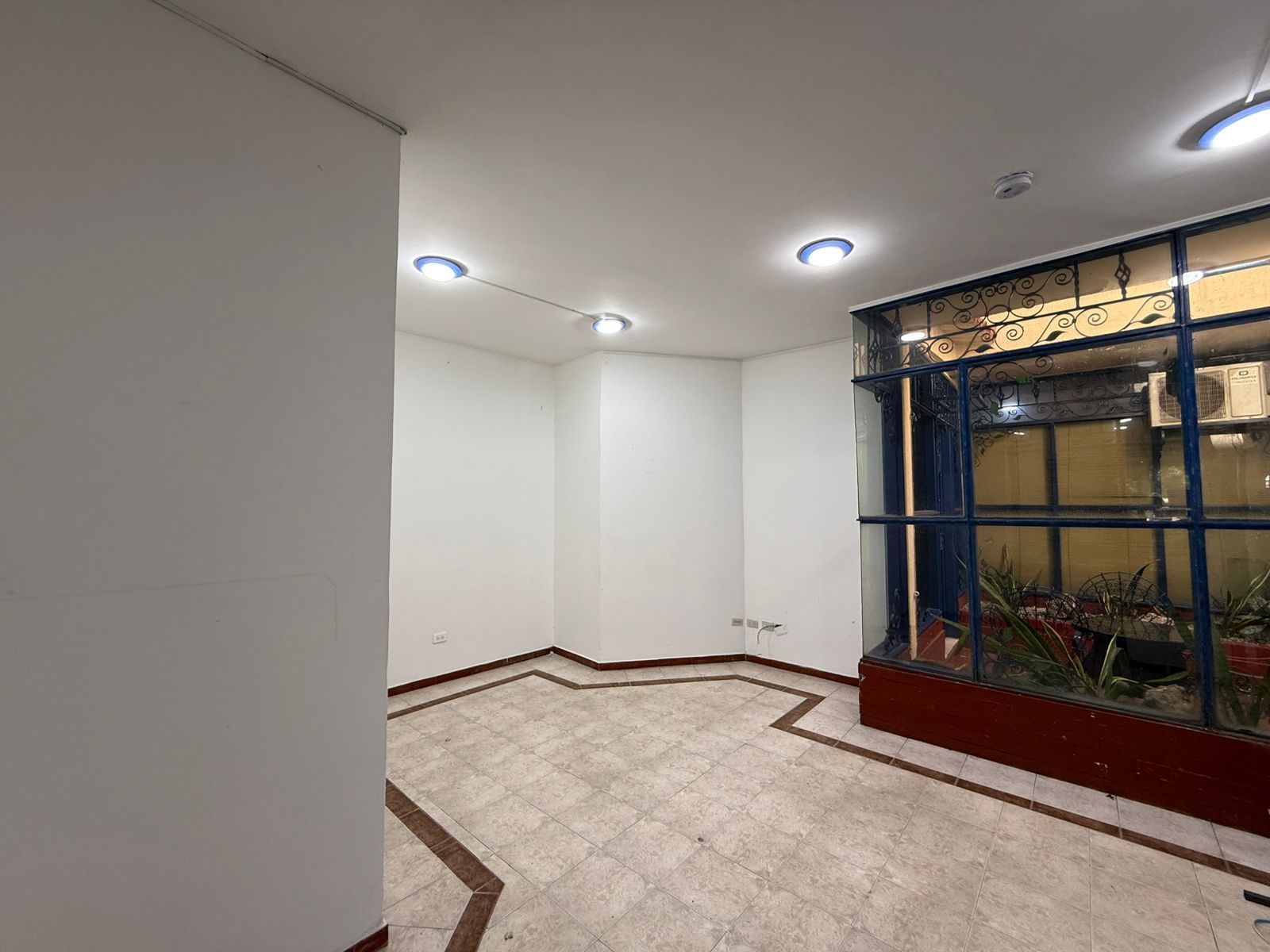 Oficina en arriendo Huila Neiva Centro 27 m2 Habitaciones 0 Baños 2 Garajes 1 Precio $1400000