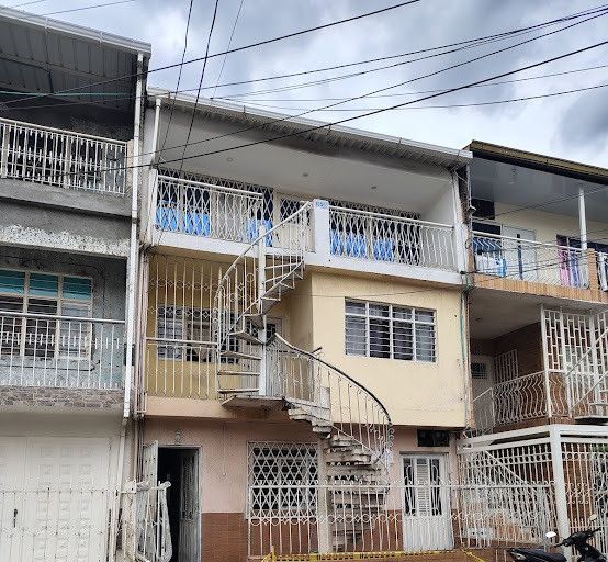 Casa en venta Valle Del Cauca Cali Santa Fé 432 m2 Habitaciones 11 Baños 4 Garajes 1 Precio $600000000