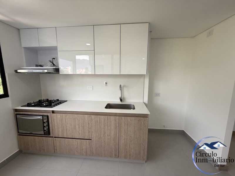 Apartamento en arriendo Antioquia Envigado Primavera 80 m2 Habitaciones 2 Baños 3 Garajes 1 Precio $3500000