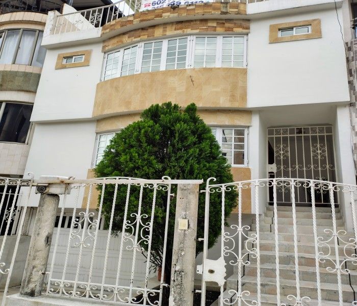 Casa en venta Valle Del Cauca Cali Caney 324 m2 Habitaciones 4 Baños 5 Garajes 3 Precio $790000000