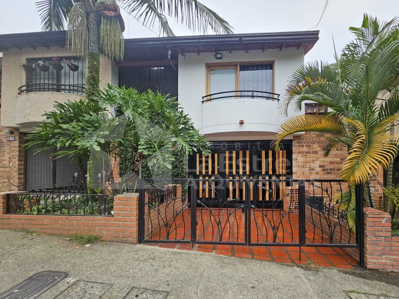 Casa en venta Antioquia La Estrella La Ospina 114 m2 Habitaciones 3 Baños 3 Garajes 1 Precio $622000000
