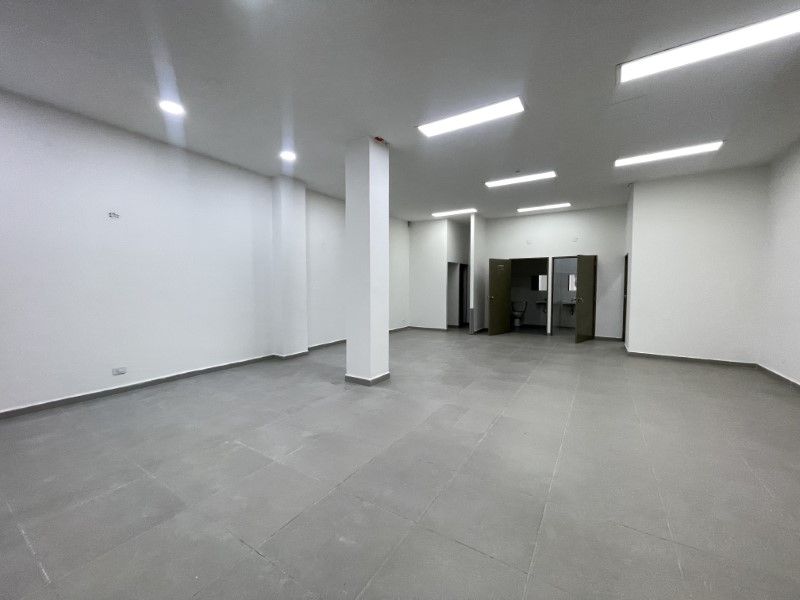 Bodega en arriendo Antioquia Medellín Los Pinos 100 m2 Habitaciones 0 Baños 2 Garajes 0 Precio $6500000