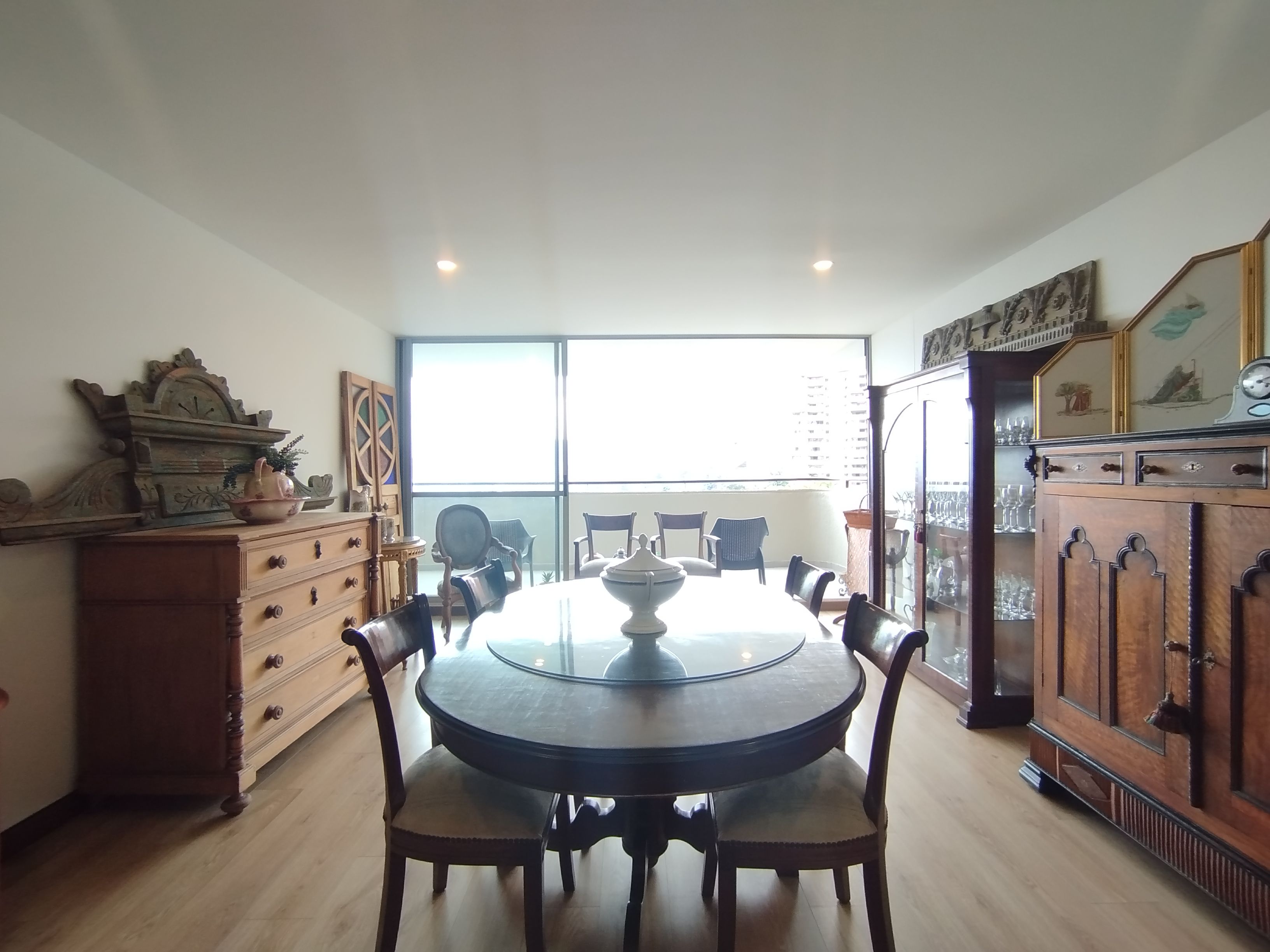 Apartamento en arriendo Antioquia Medellín Villa Flora 110 m2 Habitaciones 2 Baños 3 Garajes 1 Precio $7900000