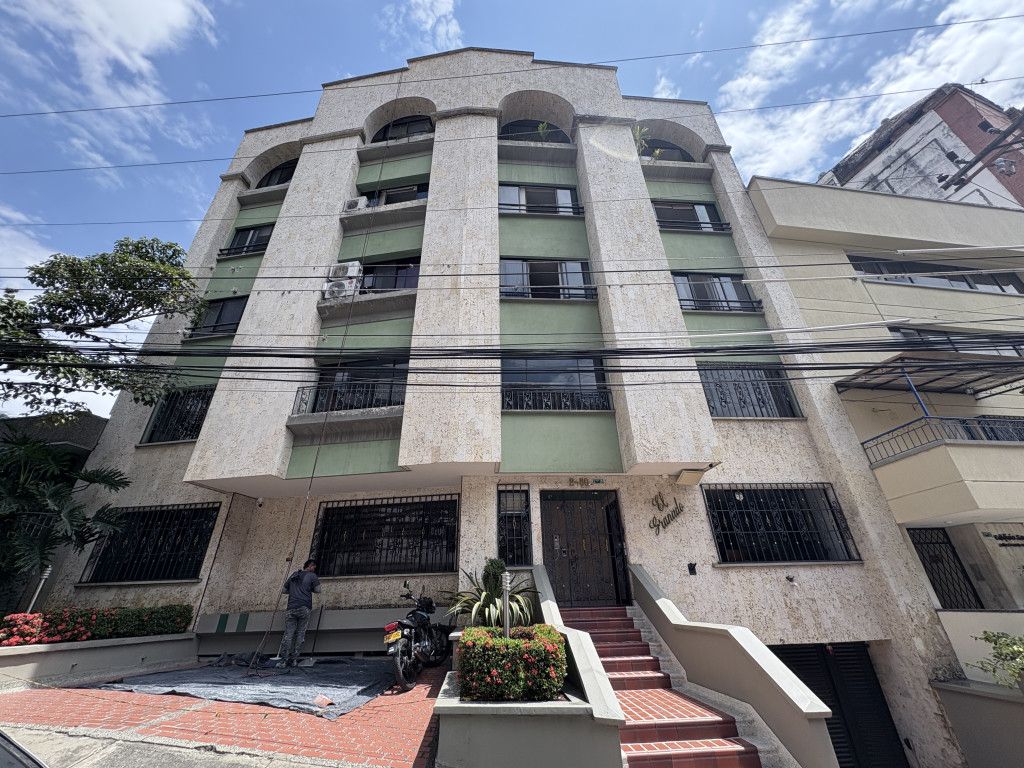 Apartamento en venta Valle Del Cauca Cali Santa Teresita 156 m2 Habitaciones 3 Baños 5 Garajes 2 Precio $650000000