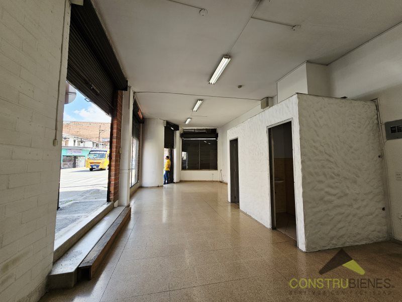 Local en venta Antioquia Envigado La Mesa 100 m2 Habitaciones 0 Baños 3 Garajes 0 Precio $900000000