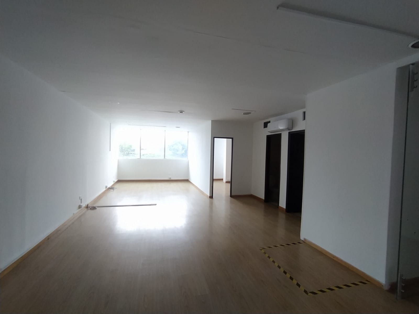 Oficina en arriendo Antioquia Medellín Tenche 73 m2 Habitaciones 0 Baños 2 Garajes 0 Precio $4150000