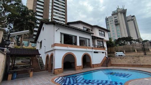 Casa en arriendo Antioquia Medellín Alejandria 1000 m2 Habitaciones 7 Baños 8 Garajes 8 Precio $30000000