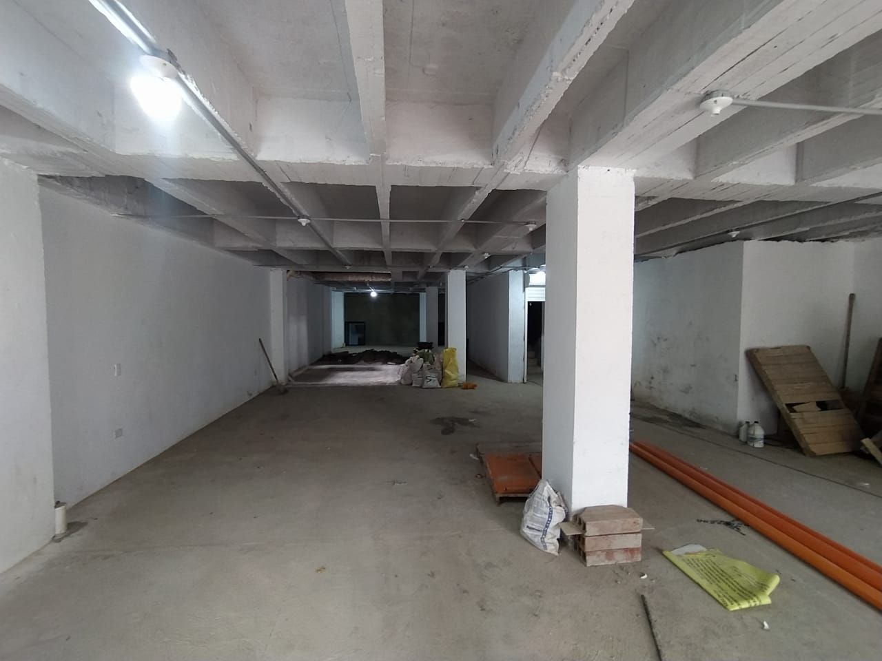 Bodega en arriendo Antioquia Medellín San Isidro 220 m2 Habitaciones 0 Baños 1 Garajes 0 Precio $10000000