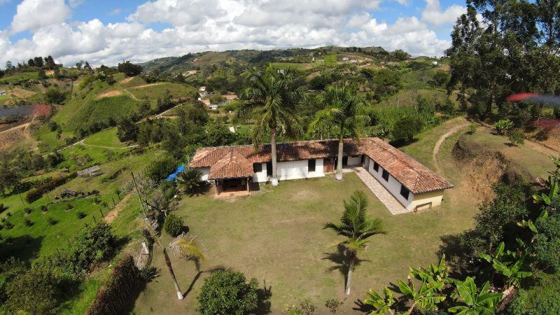 Finca en venta Antioquia Marinilla Villas De La Marinilla 7000 m2 Habitaciones 6 Baños 3 Garajes 0 Precio $900000000