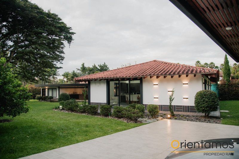 Finca en arriendo Antioquia Rionegro Rionegro 1200 m2 Habitaciones 3 Baños 3 Garajes 0 Precio $15000000