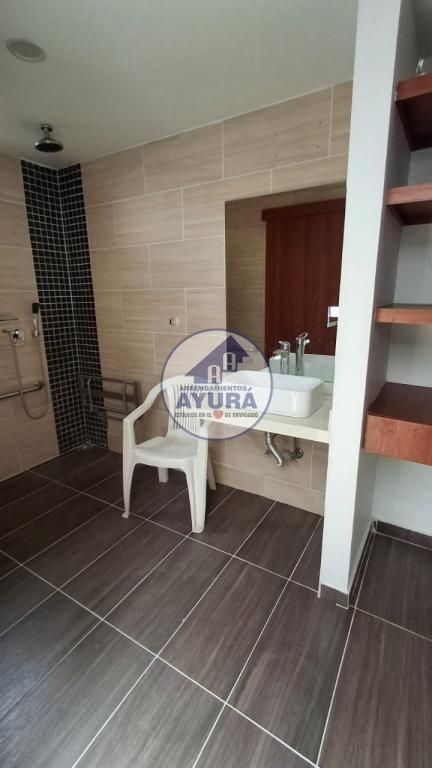 Casa en arriendo Antioquia Envigado Uribe Ángel 186 m2 Habitaciones 4 Baños 4 Garajes 2 Precio $5800000