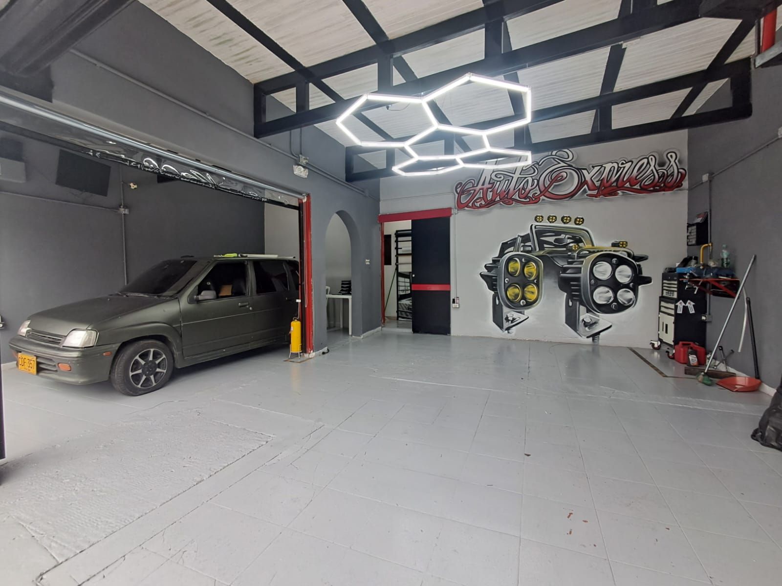 Local en arriendo Risaralda Pereira Los Alpes 120 m2 Habitaciones 0 Baños 2 Garajes 1 Precio $4000000