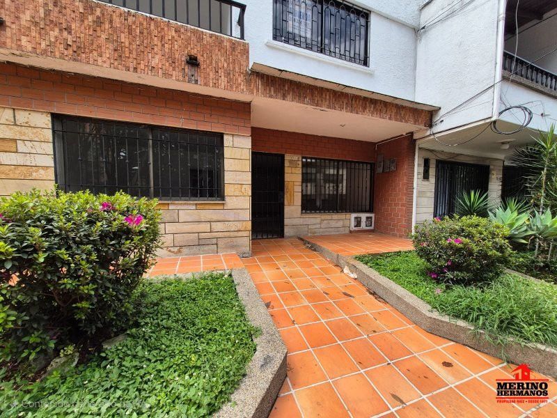 Casa en arriendo Antioquia Medellín Rosales 210 m2 Habitaciones 2 Baños 3 Garajes 0 Precio $4700000