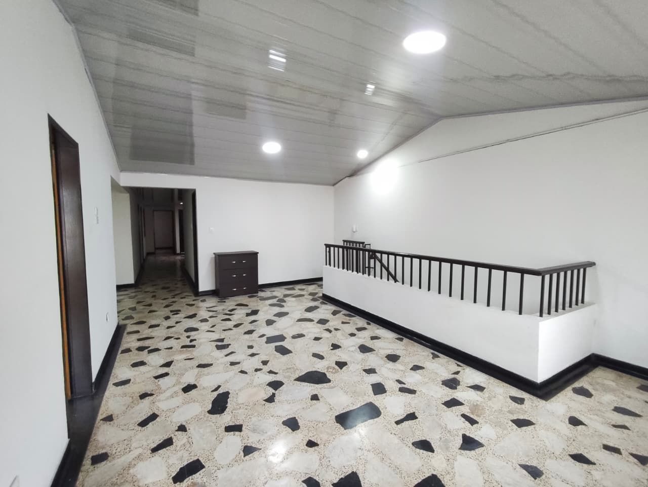 Local en arriendo Risaralda Dosquebradas La Pradera 180 m2 Habitaciones 0 Baños 2 Garajes 0 Precio $2300000