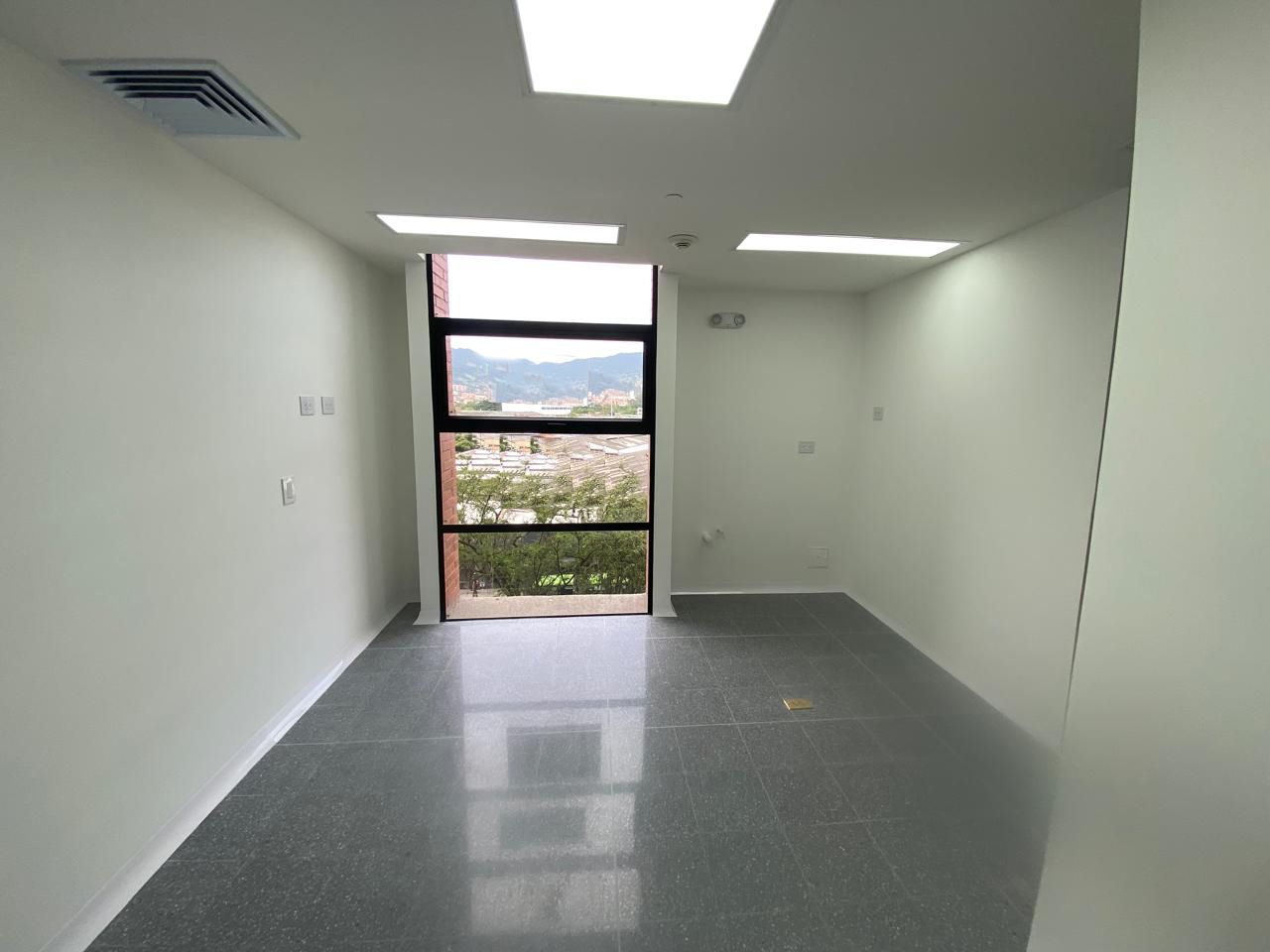 Consultorio en arriendo Antioquia Medellín San Diego 30 m2 Habitaciones 0 Baños 1 Garajes 1 Precio $3900000
