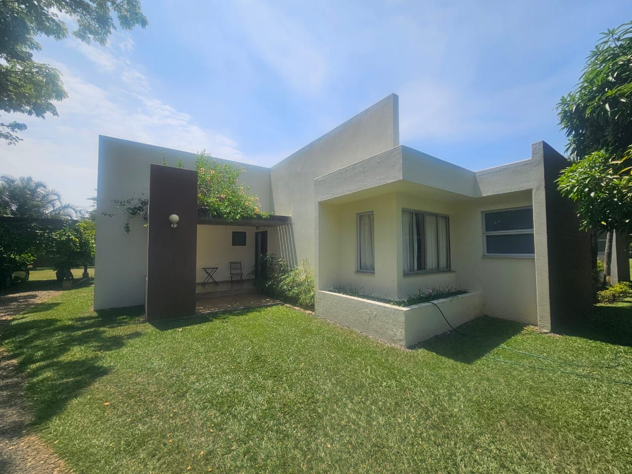 Casa en venta Valle Del Cauca Jamundí Br Senderos De La Morada 415 m2 Habitaciones 3 Baños 6 Garajes 8 Precio $1550000000