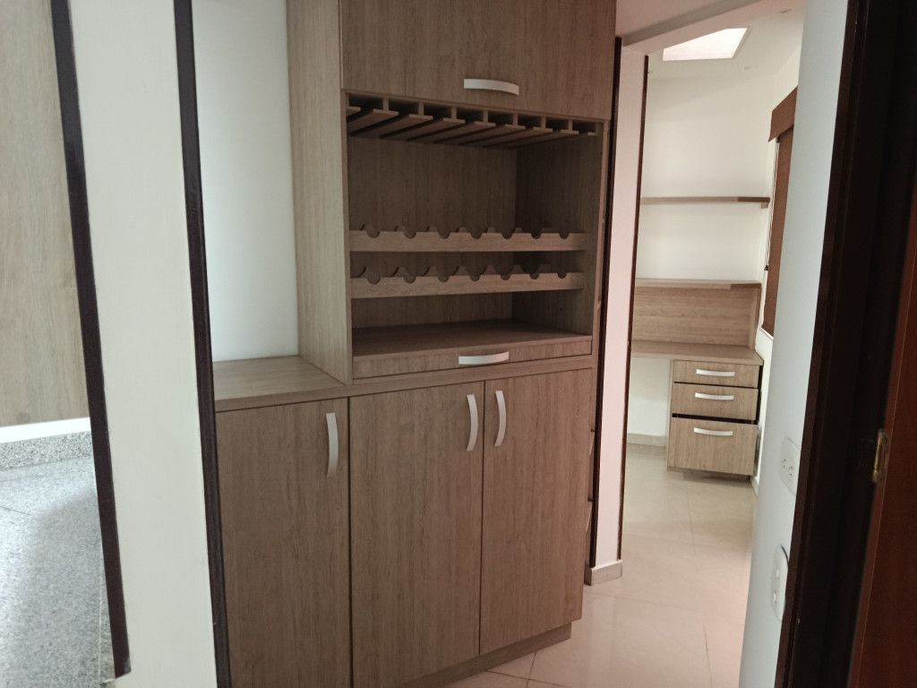 Apartamento en arriendo Valle Del Cauca Cali El Limonar 98 m2 Habitaciones 3 Baños 2 Garajes 2 Precio $3000000