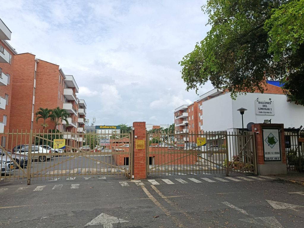 Apartamento en arriendo Valle Del Cauca Cali El Limonar 98 m2 Habitaciones 3 Baños 2 Garajes 2 Precio $3100000