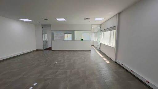 Oficina en arriendo Antioquia Medellín Villa Carlota 93 m2 Habitaciones 0 Baños 0 Garajes 2 Precio $8600000