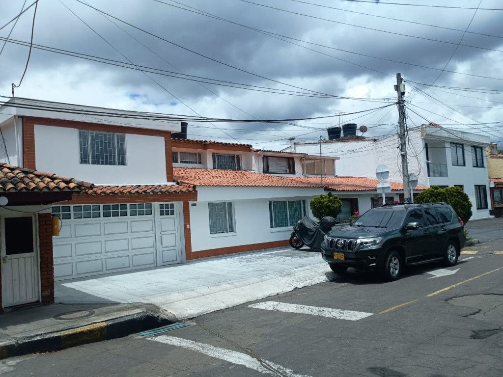 Casa en venta Cundinamarca Bogotá Mónaco 426 m2 Habitaciones 5 Baños 7 Garajes 6 Precio $1800000000