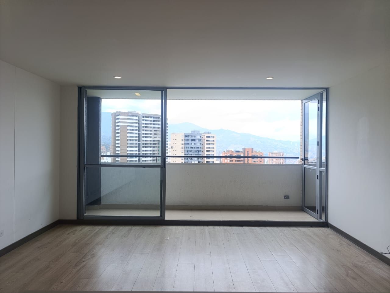Apartamento en arriendo Antioquia Medellín Los Balsos No2 64 m2 Habitaciones 4 Baños 2 Garajes 1 Precio $4700000