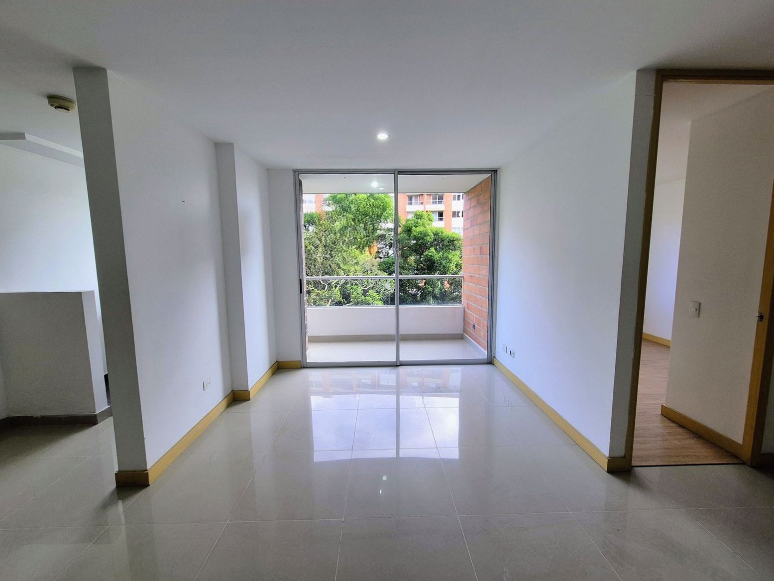Apartamento en arriendo o venta Antioquia Envigado Villa Grande 70 m2 Habitaciones 2 Baños 2 Garajes 1 Precio venta $620000000 Precio arriendo $4000000
