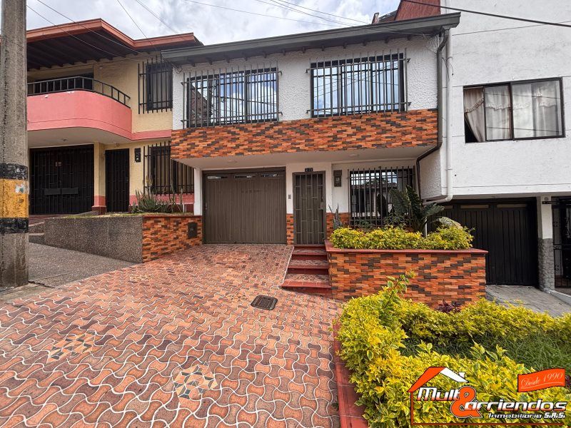 Casa en venta Antioquia Medellín La Gloria 160 m2 Habitaciones 5 Baños 3 Garajes 1 Precio $730000000