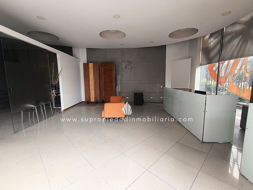 Local en arriendo Antioquia Sabaneta Aves María 600 m2 Habitaciones 0 Baños 6 Garajes 10 Precio $35000000