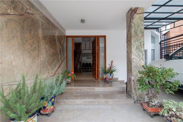 Casa en venta Cundinamarca Bogotá Santa Ana Occidental 220 m2 Habitaciones 3 Baños 4 Garajes 2 Precio $2500000000