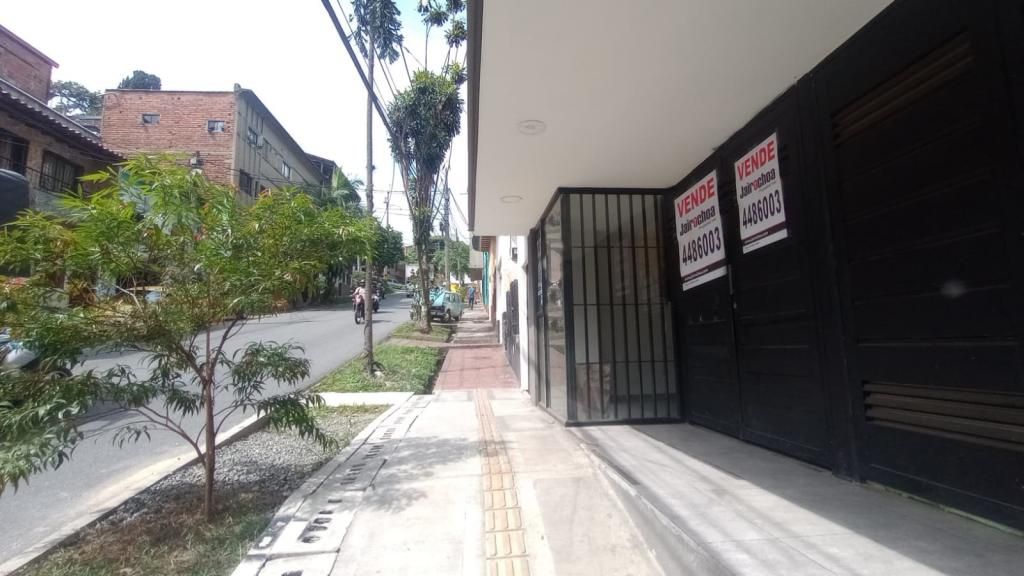 Local en venta Antioquia Medellín Bombona No1 30 m2 Habitaciones 0 Baños 1 Garajes 0 Precio $180000000