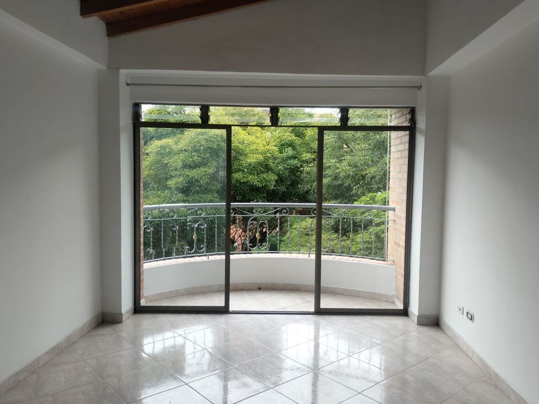 Apartamento en arriendo o venta Antioquia Medellín La Floresta 98 m2 Habitaciones 4 Baños 3 Garajes 1 Precio venta $590000000 Precio arriendo $3100000