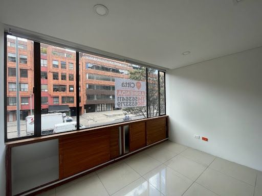 Oficina en venta Cundinamarca Bogotá Chico 35 m2 Habitaciones 0 Baños 2 Garajes 2 Precio $230000000