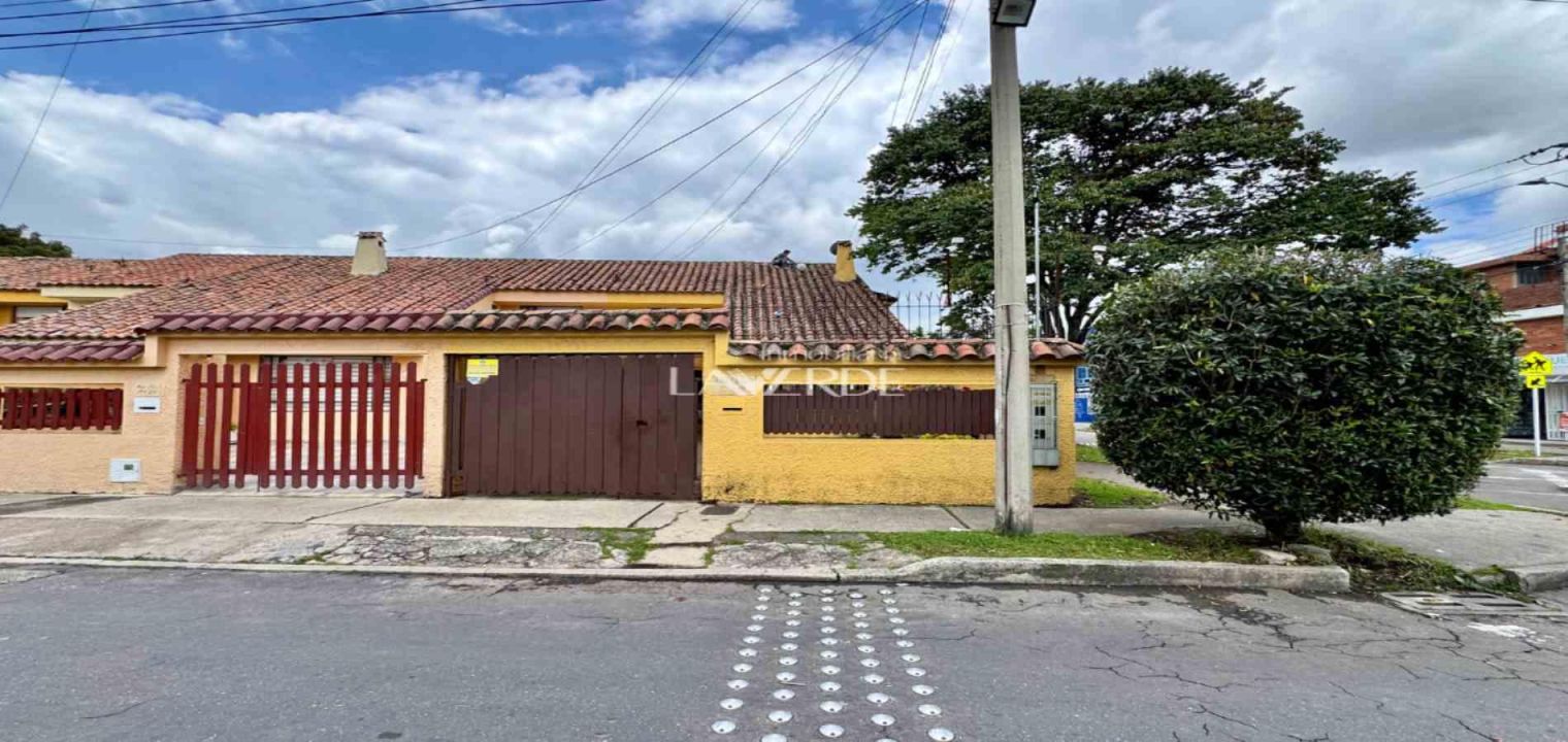 Casa en venta Cundinamarca Bogotá Las Margaritas 250 m2 Habitaciones 3 Baños 3 Garajes 2 Precio $1100000000