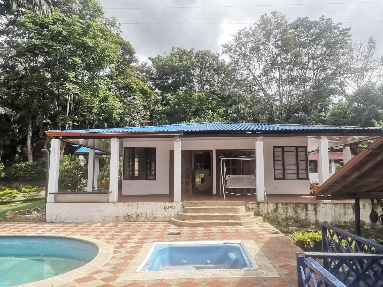 Finca en arriendo Cundinamarca La Mesa El Centro 4600 m2 Habitaciones 4 Baños 3 Garajes 5 Precio $3000000