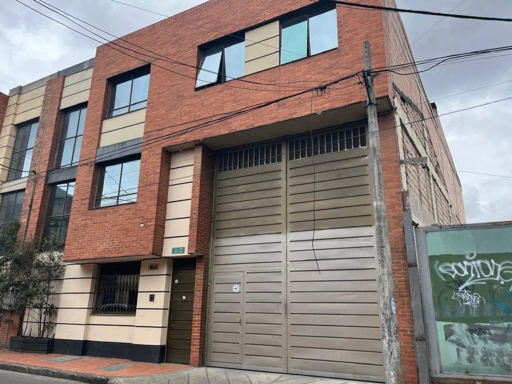 Casa en venta Cundinamarca Bogotá Santander Sur 302 m2 Habitaciones 1 Baños 3 Garajes 1 Precio $2400000000