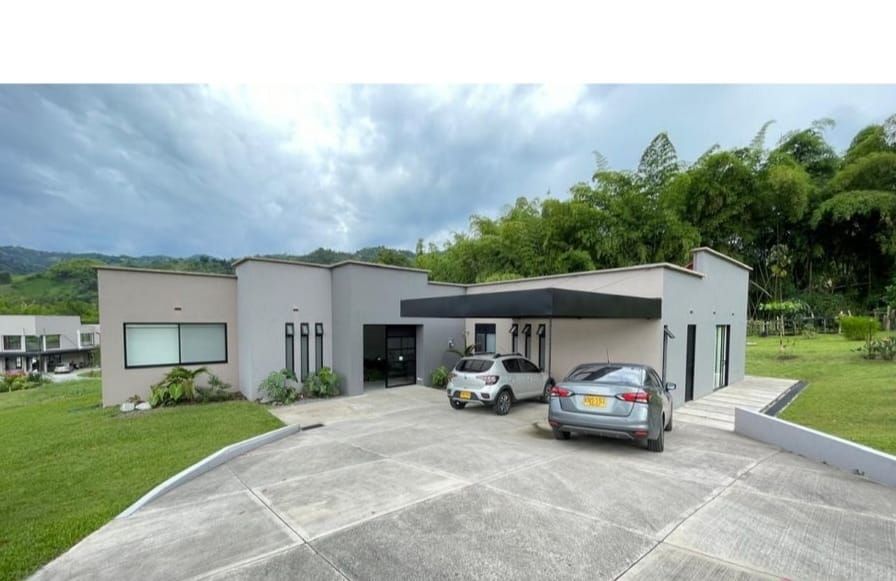 Finca en venta Caldas Manizales Manizales 253 m2 Habitaciones 3 Baños 3 Garajes 10 Precio $1670000000