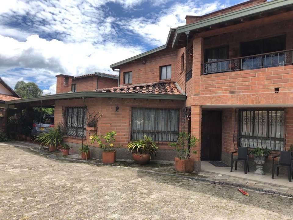 Finca en venta Antioquia Rionegro Gualanday 800 m2 Habitaciones 7 Baños 8 Garajes 12 Precio $2300000000