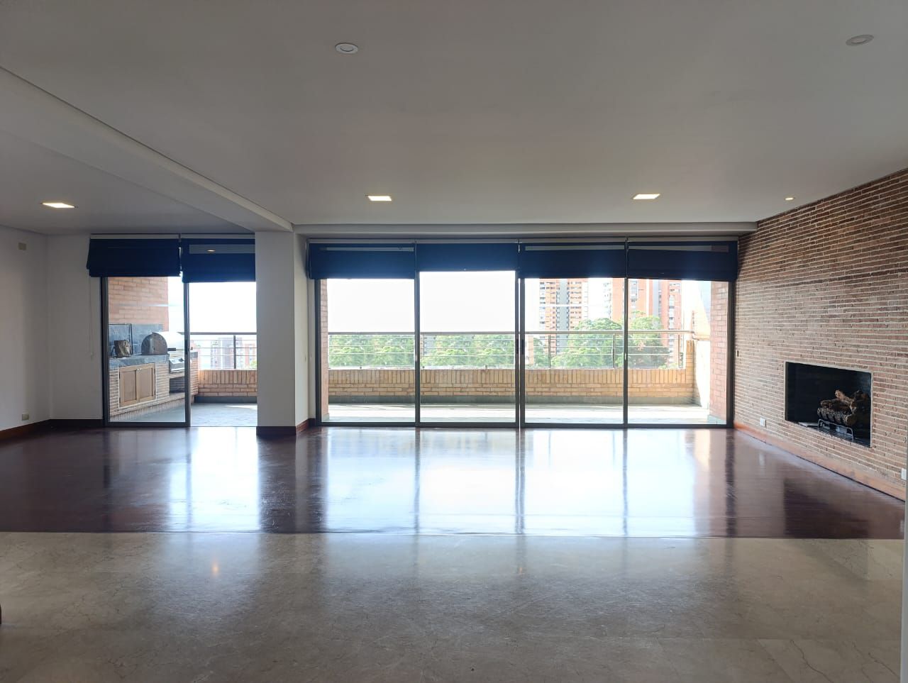 Apartamento en arriendo Antioquia Medellín El Tesoro 242 m2 Habitaciones 3 Baños 4 Garajes 5 Precio $14300000