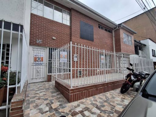 Casa en arriendo Santander Bucaramanga La Aurora 140 m2 Habitaciones 5 Baños 2 Garajes 0 Precio $3700000