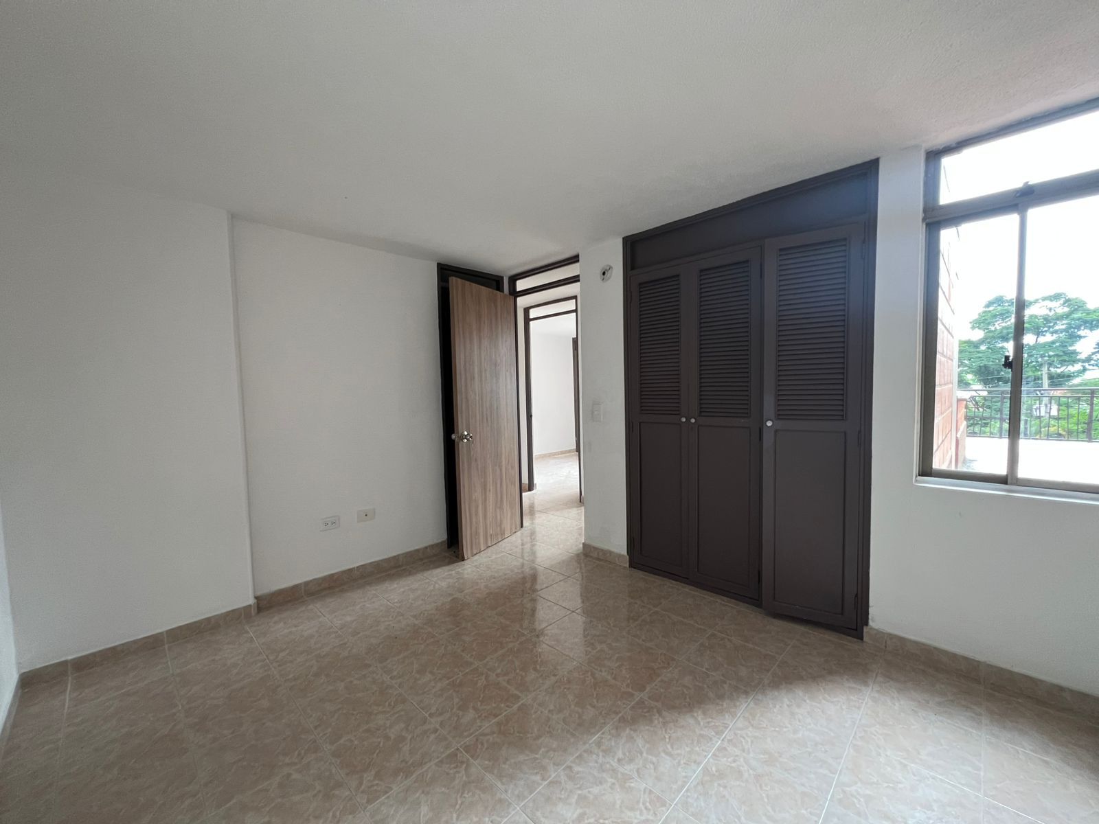 Apartamento en arriendo Antioquia Envigado Torres Del Sur 75 m2 Habitaciones 3 Baños 2 Garajes 1 Precio $2950000